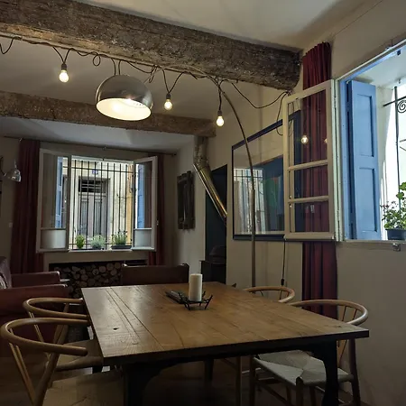 別荘 The Artist's House *